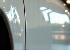 ディテイリング後の美しい外装クローズアップ